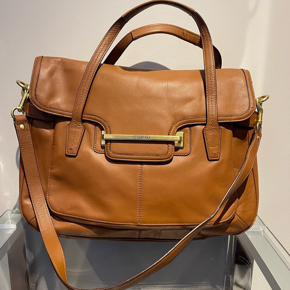 COACH. Satchel bag. Large. Tan and gold. Brand new without tags